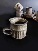 4 tasses avec sous-tasses