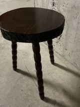 Tabouret tripode brutaliste