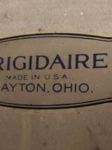 Réfrigérateur marque "frigidaire" année 60 en état de marche