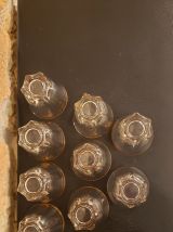 9 verres à liqueur transparents liséré doré