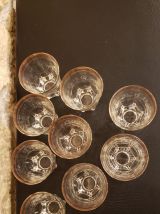 9 verres à liqueur transparents liséré doré