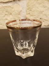 9 verres à liqueur transparents liséré doré