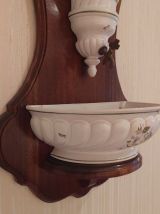 Fontaine murale en faïence peinte Moustiers atelier Segries