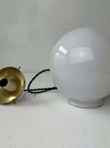 ANCIENNE SUSPENSION RONDE 18 CM EN OPALINE VINTAGE 
