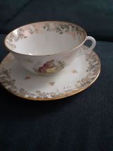 Ancienne tasse et sous tasses porcelaine