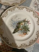 Lots  de 7 assiettes en porcelaine avec un grand plat 