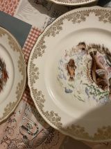 Lots  de 7 assiettes en porcelaine avec un grand plat 