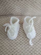 Chaussons baskets Blanche laine layette fait main 0-3 mois