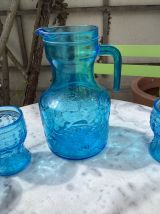 Carafe vintage en verre bleu