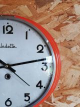 Horloge métal vintage pendule silencieuse ronde "Vedette"