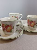 3 tasses et soucoupes Victorian Orchard de Churchill England