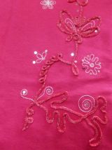 T-shirt rose brodé