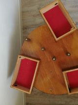 Table ronde tripode travailleuse 