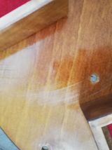 Table ronde tripode travailleuse 