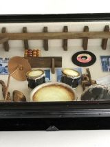 Diorama Beatles et instruments de musique - années 80