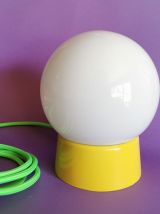 Lampe salon chevet bureau vintage opaline blanche "Jaune"