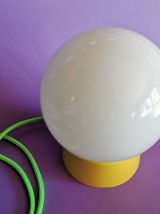 Lampe salon chevet bureau vintage opaline blanche "Jaune"
