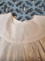 Ancienne brassière bébé en broderie anglaise