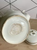 Cafetière en porcelaine début XXème