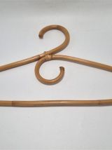 Lot de 5 cintres en rotin