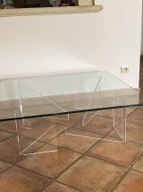 Table basse Roche Bobois. 1980. Plexiglas et verre. 100x100.