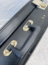 Valise en carton noir vintage
