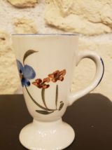 Deux mazagrans vintage en céramique - motif floraux vintage 