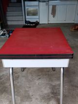 Table vintage formica rouge  pieds chromés+tiroir+ 2 rallong