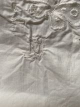 Chemise en coton blanc brodé et monogramme annees 30.