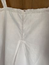 Haut femme ancien coton blanc et dentelle.