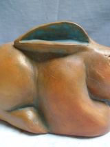 sculpture d'un petit lapin ,terre cuite patinée pièce unique