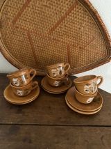 6 tasses et sous-tasses Saint-Amand en grès fleuri.