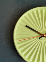 Horloge pendule murale vintage silencieuse Tupperware vert