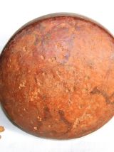 Récipient en terre d'Afrique à long col avec déco géomètriqu