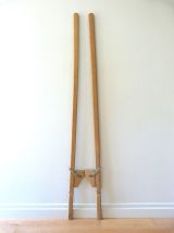 Paire d'échasses vintage en bois