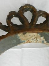 Grand cadre ovale en bois doré, nœud style Louis XVI