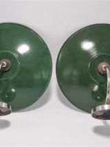 Paire d'appliques en tôle émaillée