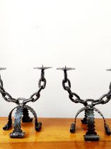 Paire de bougeoirs chaînes en fer forgé, Espagne 