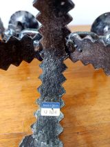 Paire de bougeoirs chaînes en fer forgé, Espagne 