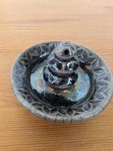 Porte-encens artisanal en terre cuite – Maghreb