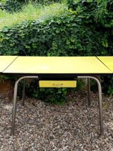 Table formica jaune citron vintage 1960 
