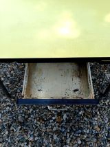Table formica jaune citron vintage 1960 