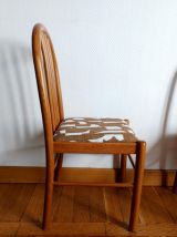 Trois chaises style vintage pin et tissu 