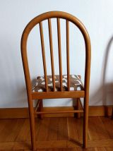 Trois chaises style vintage pin et tissu 