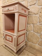  Meuble relooké "Octobre rose" – pièce unique, hommage 