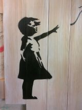 Peinture sur bois style street art