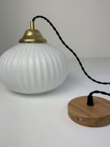 ANCIENNE SUSPENSION EN OPALINE CANNELEE VINTAGE