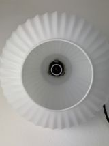 ANCIENNE SUSPENSION EN OPALINE CANNELEE VINTAGE