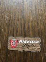 Table basse Riskoff à plateau cabaret 