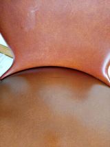 Paire de chaises Skaï vintage pieds compas 